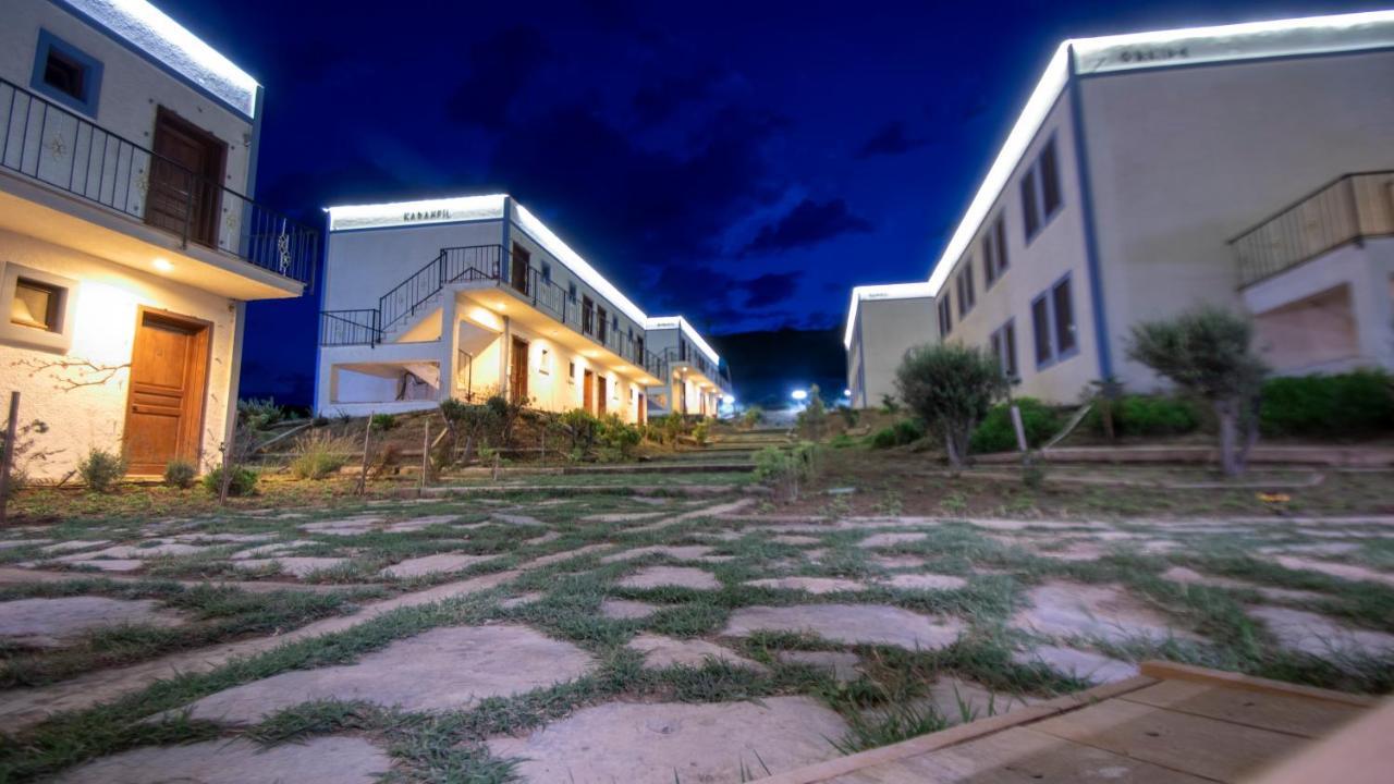 בוזקאדה Sukha Inn Hotel & Beach מראה חיצוני תמונה