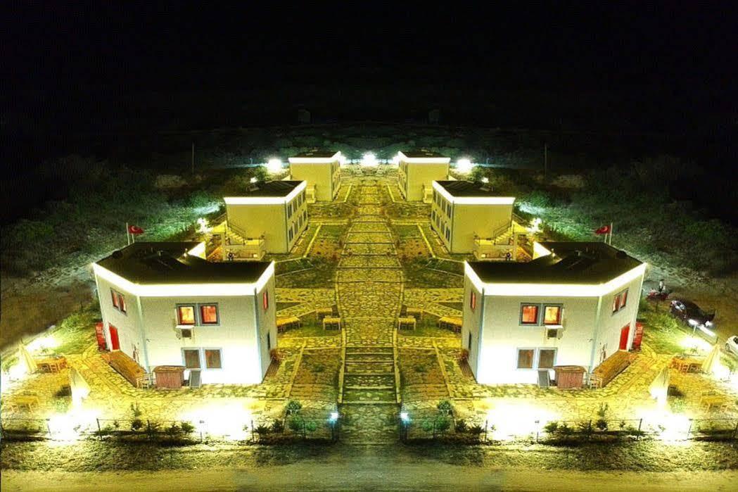 בוזקאדה Sukha Inn Hotel & Beach מראה חיצוני תמונה