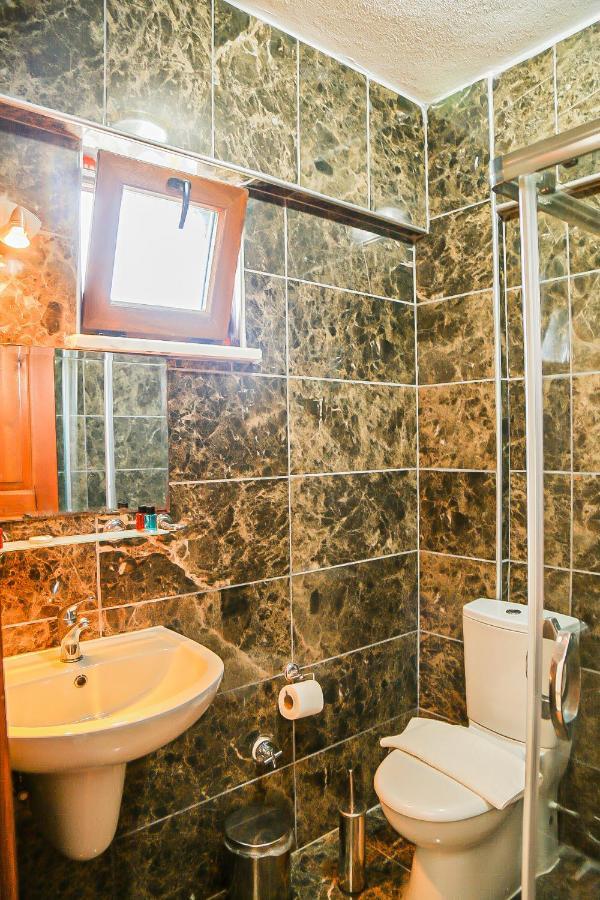 בוזקאדה Sukha Inn Hotel & Beach מראה חיצוני תמונה