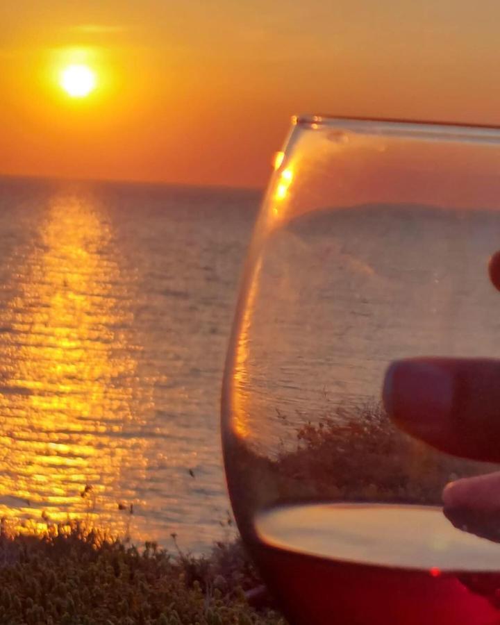בוזקאדה Sukha Inn Hotel & Beach מראה חיצוני תמונה